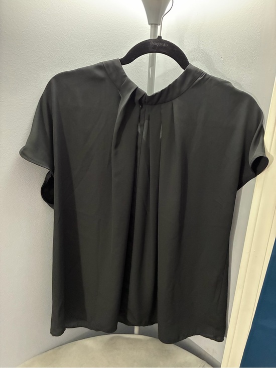 Worthington Tops - Worthington Black Pleated Keyhole Blouse